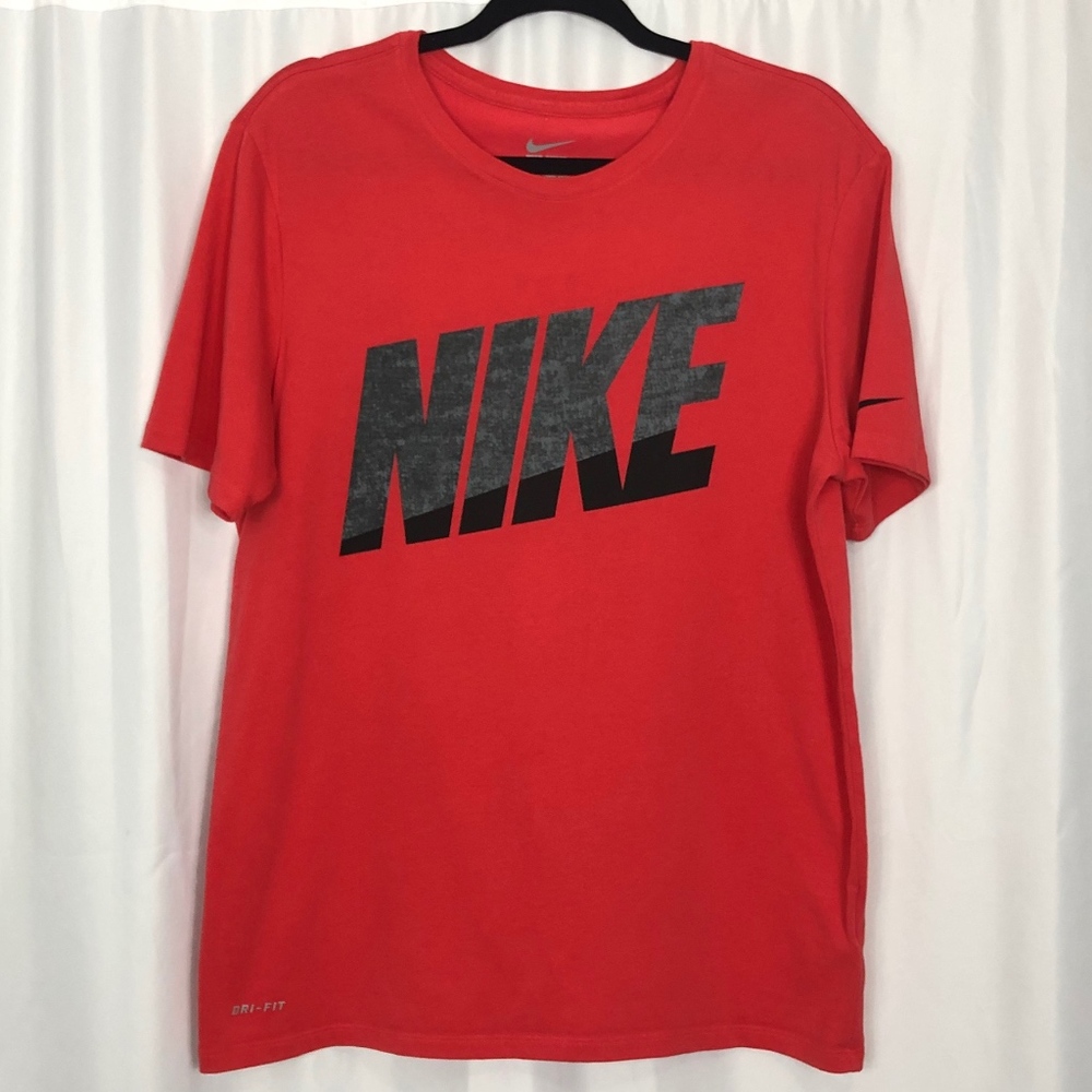 Nike Dri-Fit Athletic Cut Tee E445